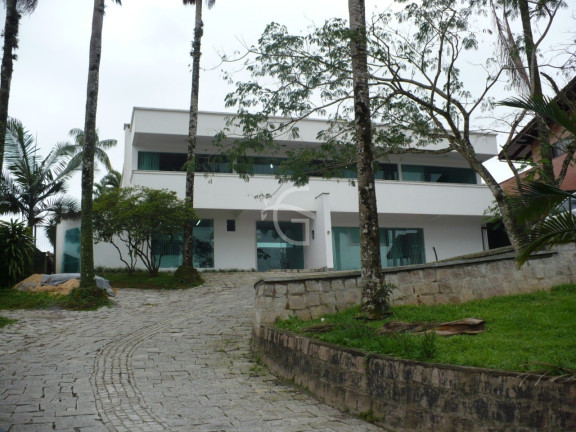 Imagem Casa com 5 Quartos à Venda, em Boa Vista - Joinville Imagem Casa com 5 Quartos à Venda, em Boa Vista - Joinville