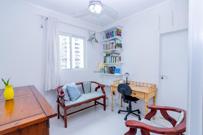 Imagem Imóvel com 4 Quartos à Venda, 114 m² em Centro - Balneário Camboriú Imagem Imóvel com 4 Quartos à Venda, 114 m² em Centro - Balneário Camboriú