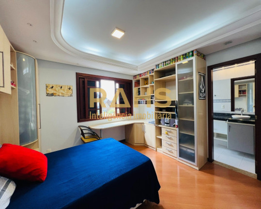 Imagem Casa com 5 Quartos à Venda, 406 m² em América - Joinville Imagem Casa com 5 Quartos à Venda, 406 m² em América - Joinville