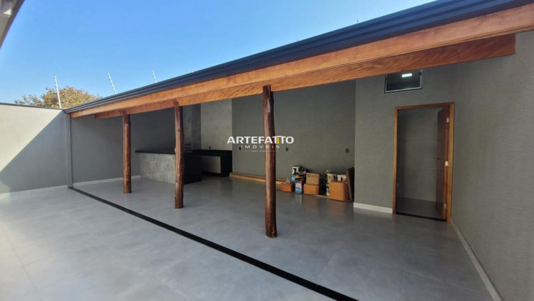 Imagem Casa com 3 Quartos à Venda, 250 m² Imagem Casa com 3 Quartos à Venda, 250 m²