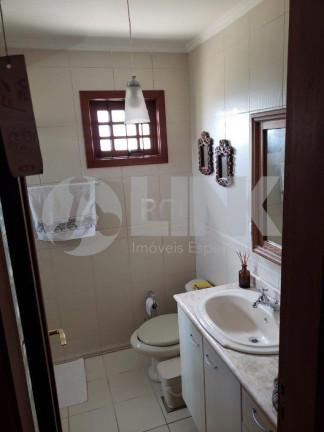Imagem Casa com 4 Quartos à Venda, 236 m² em Agronomia - Porto Alegre