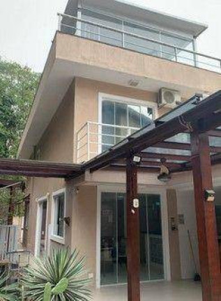 Imagem Casa com 4 Quartos à Venda, 250 m² em Serra Grande - Niterói Imagem Casa com 4 Quartos à Venda, 250 m² em Serra Grande - Niterói