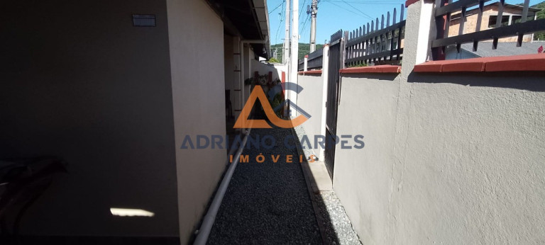 Imagem Casa com 4 Quartos à Venda, 300 m² em Armação - Penha Imagem Casa com 4 Quartos à Venda, 300 m² em Armação - Penha