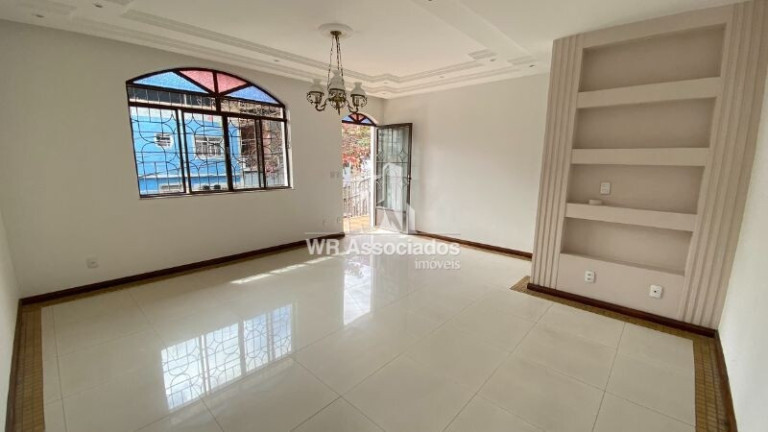 Imagem Casa com 4 Quartos à Venda, 480 m² Imagem Casa com 4 Quartos à Venda, 480 m²