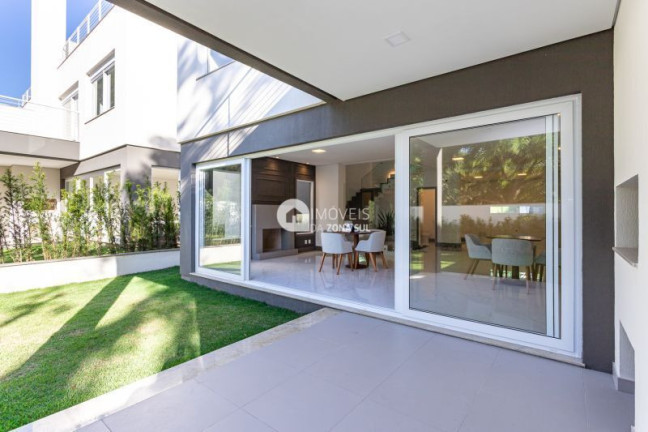 Imagem Casa com 3 Quartos à Venda, 463 m²