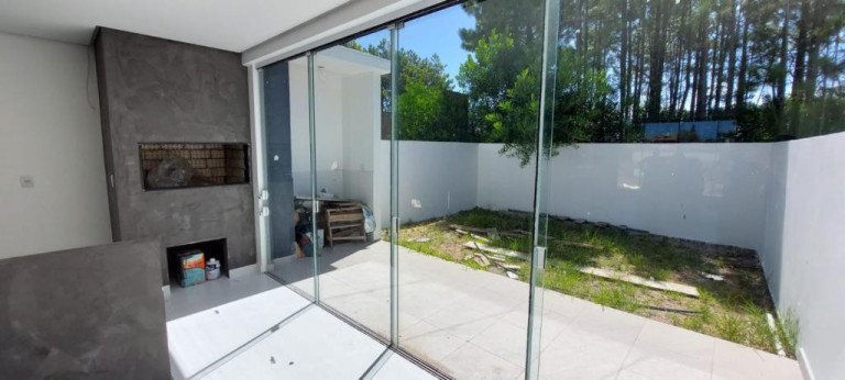 Imagem Sobrado com 3 Quartos à Venda, 150 m² em Village - Capao Da Canoa Imagem Sobrado com 3 Quartos à Venda, 150 m² em Village - Capao Da Canoa