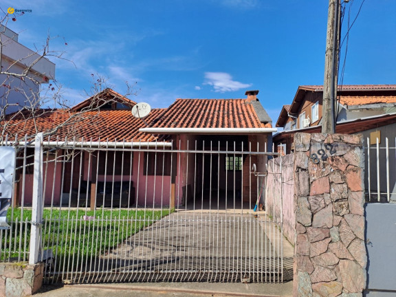 Casa com 3 Quartos à Venda, 360 m² em Carianos - Florianópolis