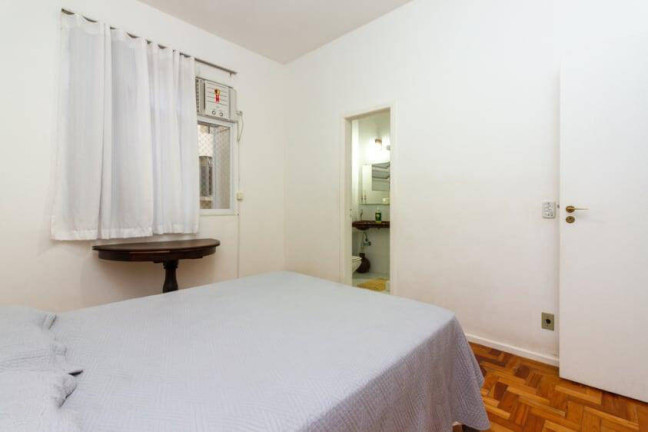 Imagem Apartamento com 3 Quartos à Venda,  em Copacabana - Rio De Janeiro