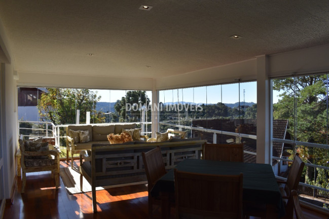 Imagem Casa com 4 Quartos à Venda, 450 m² em Região Do Alto Do Capivari - Campos Do Jordão Imagem Casa com 4 Quartos à Venda, 450 m² em Região Do Alto Do Capivari - Campos Do Jordão