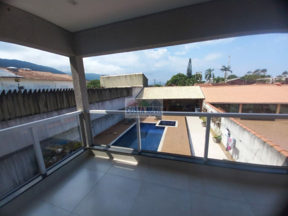Imagem Casa com 3 Quartos à Venda, 300 m²