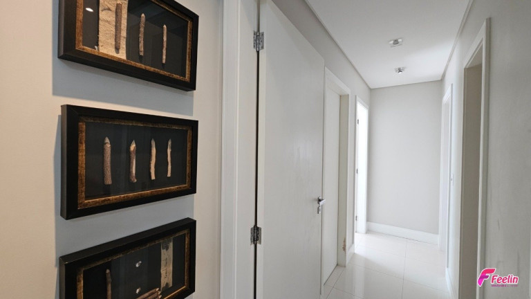Imagem Apartamento com 3 Quartos à Venda, 132 m² em Balneário - Florianópolis Imagem Apartamento com 3 Quartos à Venda, 132 m² em Balneário - Florianópolis
