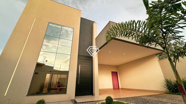 Imagem Casa com 3 Quartos à Venda, 191 m² em Plano Diretor Sul - Palmas Imagem Casa com 3 Quartos à Venda, 191 m² em Plano Diretor Sul - Palmas