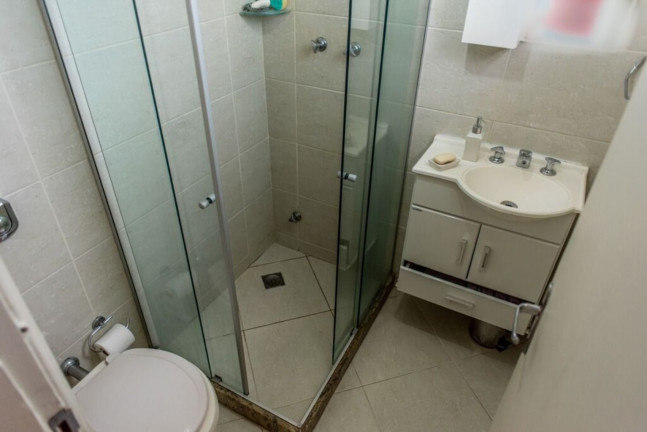 Imagem Imóvel com 3 Quartos à Venda, 120 m² em Tijuca - Rio De Janeiro Imagem Imóvel com 3 Quartos à Venda, 120 m² em Tijuca - Rio De Janeiro