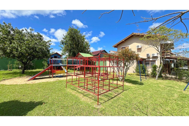 Imagem Casa com 3 Quartos à Venda, 273 m² em Cavalhada - Porto Alegre Imagem Casa com 3 Quartos à Venda, 273 m² em Cavalhada - Porto Alegre