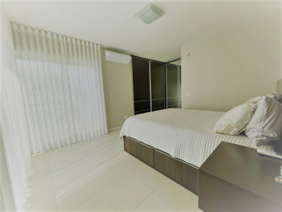 Imagem Casa com 3 Quartos à Venda, 387 m² Imagem Casa com 3 Quartos à Venda, 387 m²