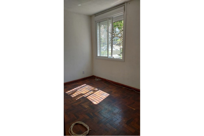 Imagem Imóvel com 2 Quartos à Venda, 53 m² em Santo Antônio - Porto Alegre Imagem Imóvel com 2 Quartos à Venda, 53 m² em Santo Antônio - Porto Alegre