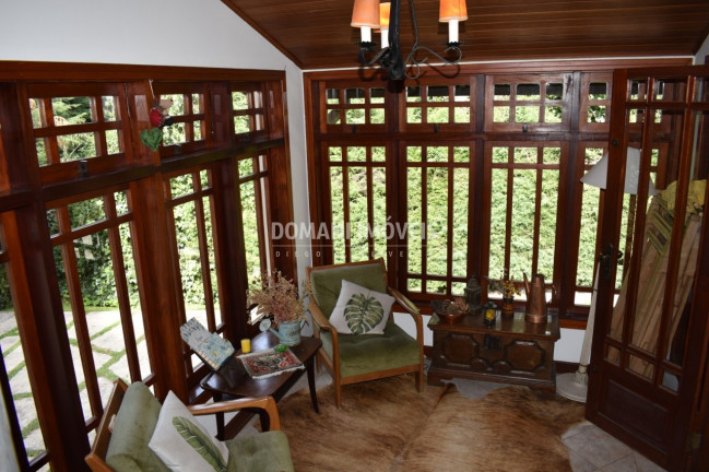 Imagem Casa com 4 Quartos à Venda, 210 m² em Região De Capivari - Campos Do Jordão Imagem Casa com 4 Quartos à Venda, 210 m² em Região De Capivari - Campos Do Jordão