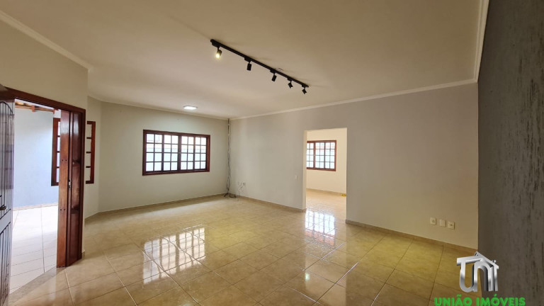 Imagem Casa com 3 Quartos à Venda, 181 m² em Residencial Das Ilhas - Braganca Paulista Imagem Casa com 3 Quartos à Venda, 181 m² em Residencial Das Ilhas - Braganca Paulista