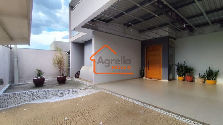 Imagem Casa com 4 Quartos à Venda, 241 m² em Jardim Patrícia - Mogi Mirim Imagem Casa com 4 Quartos à Venda, 241 m² em Jardim Patrícia - Mogi Mirim