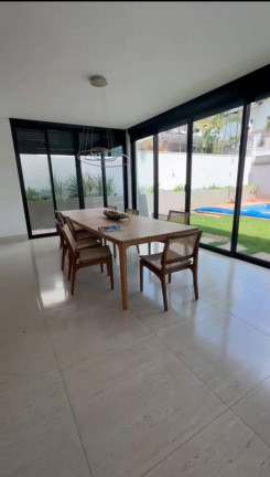 Imagem Casa de Condomínio com 4 Quartos à Venda, 291 m² em Jardins Madri - Goiânia Imagem Casa de Condomínio com 4 Quartos à Venda, 291 m² em Jardins Madri - Goiânia