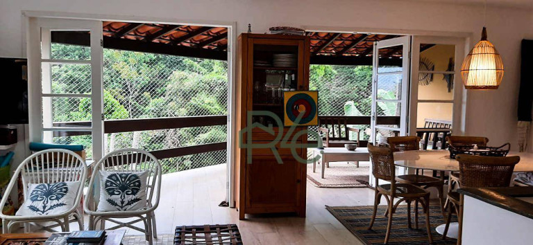 Casa com 5 Quartos à Venda, 200 m² em Vila Velha - Angra Dos Reis