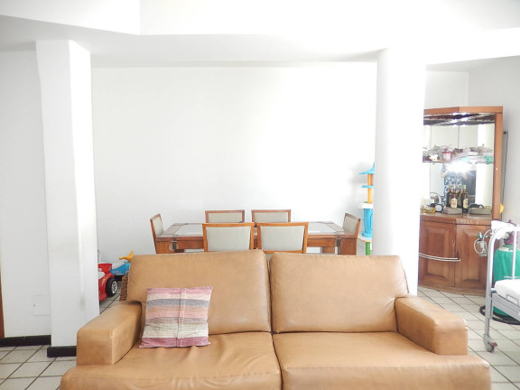 Imagem Apartamento com 3 Quartos à Venda, em Copacabana - Rio De Janeiro Imagem Apartamento com 3 Quartos à Venda, em Copacabana - Rio De Janeiro