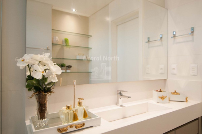 Imagem Apartamento com 4 Quartos à Venda, 153 m² em Barra Sul - Balneário Camboriú Imagem Apartamento com 4 Quartos à Venda, 153 m² em Barra Sul - Balneário Camboriú