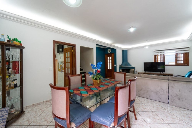 Imagem Casa com 4 Quartos à Venda, 201 m² em Vila Agrícola - Jundiaí Imagem Casa com 4 Quartos à Venda, 201 m² em Vila Agrícola - Jundiaí