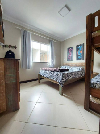 Imagem Sobrado com 3 Quartos à Venda, 300 m² em Itacolomi - Balneário Piçarras Imagem Sobrado com 3 Quartos à Venda, 300 m² em Itacolomi - Balneário Piçarras