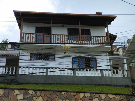 Casa com 5 Quartos à Venda, 210 m² em Agriões - Teresópolis