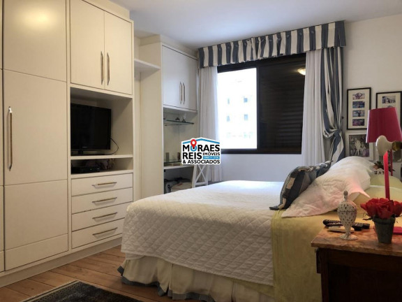Imagem Apartamento com 4 Quartos para Alugar, 415 m² em Centro - Florianópolis Imagem Apartamento com 4 Quartos para Alugar, 415 m² em Centro - Florianópolis