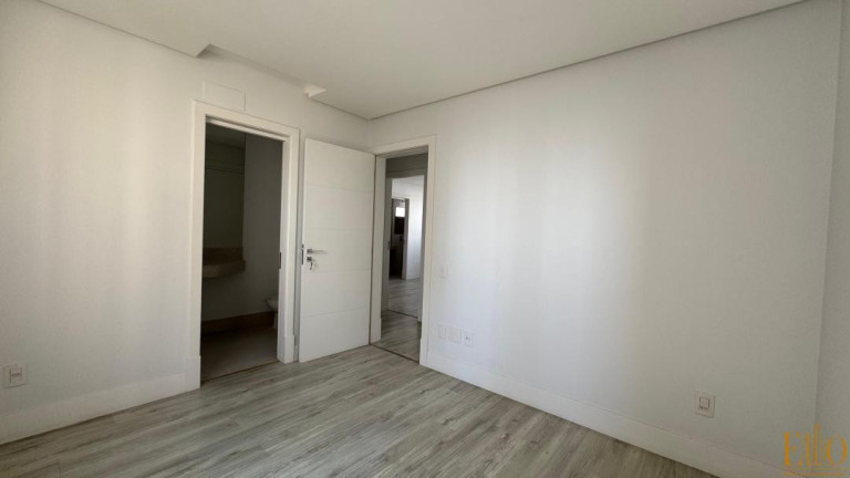 Imagem Apartamento com 3 Quartos à Venda, 135 m² em Centro - Balneário Camboriú