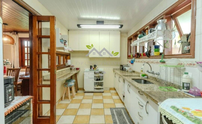 Imagem Casa com 4 Quartos à Venda, 200 m² em Parque Ferradura - Campos Do Jordão Imagem Casa com 4 Quartos à Venda, 200 m² em Parque Ferradura - Campos Do Jordão