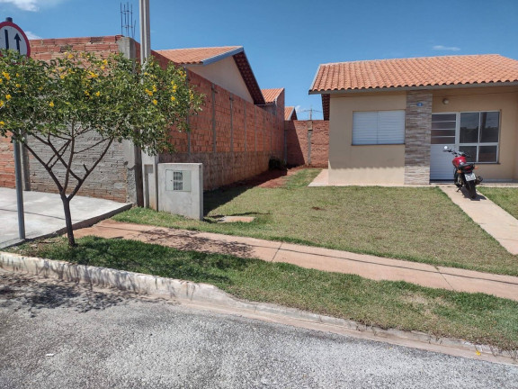 Imagem Casa com 2 Quartos à Venda, em Loteamento Bem Te Vi I - Botucatu Imagem Casa com 2 Quartos à Venda, em Loteamento Bem Te Vi I - Botucatu