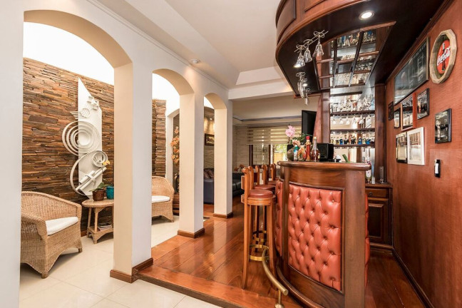 Imagem Casa com 5 Quartos à Venda, 381 m² em Jardim Lindóia - Porto Alegre Imagem Casa com 5 Quartos à Venda, 381 m² em Jardim Lindóia - Porto Alegre