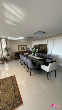Imagem Apartamento com 4 Quartos à Venda, 332 m² em Centro - Florianópolis Imagem Apartamento com 4 Quartos à Venda, 332 m² em Centro - Florianópolis