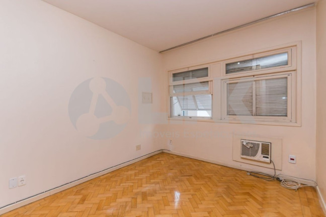 Imagem Apartamento com 3 Quartos à Venda, 142 m² em Moinhos De Vento - Porto Alegre Imagem Apartamento com 3 Quartos à Venda, 142 m² em Moinhos De Vento - Porto Alegre