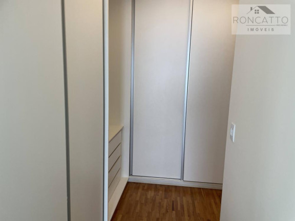 Imagem Casa de Condomínio com 4 Quartos à Venda, 240 m²