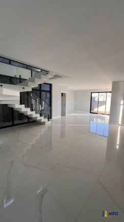 Imagem Sobrado com 4 Quartos à Venda, 244 m² em Terras Altas - Camboriú Imagem Sobrado com 4 Quartos à Venda, 244 m² em Terras Altas - Camboriú