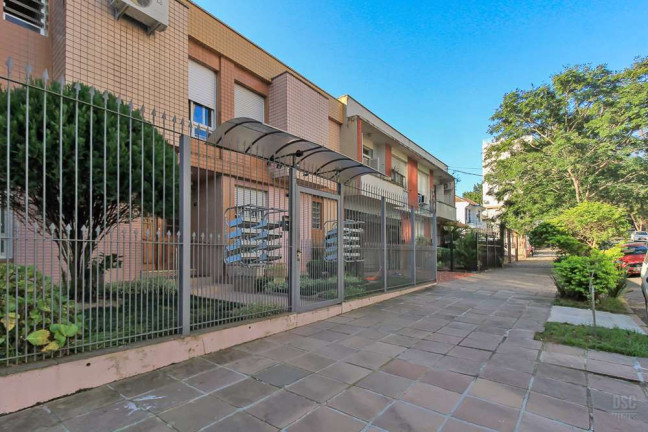 Imagem Imóvel com 1 Quarto à Venda, 28 m² em Petrópolis - Porto Alegre Imagem Imóvel com 1 Quarto à Venda, 28 m² em Petrópolis - Porto Alegre