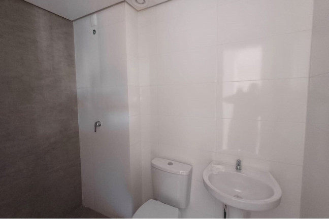 Imagem Imóvel com 2 Quartos à Venda, 64 m² em Vila Ipiranga - Porto Alegre Imagem Imóvel com 2 Quartos à Venda, 64 m² em Vila Ipiranga - Porto Alegre