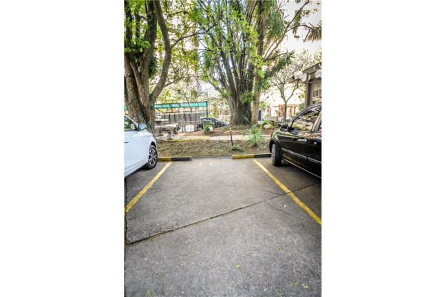 Imagem Imóvel com 1 Quarto à Venda, em Jardim Lindóia - Porto Alegre Imagem Imóvel com 1 Quarto à Venda, em Jardim Lindóia - Porto Alegre