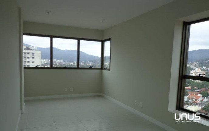 Sala Comercial à Venda, 38 m² em Trindade - Florianópolis