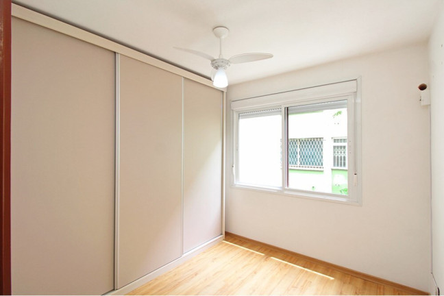 Imagem Imóvel com 1 Quarto à Venda, 46 m² em Teresópolis - Porto Alegre Imagem Imóvel com 1 Quarto à Venda, 46 m² em Teresópolis - Porto Alegre