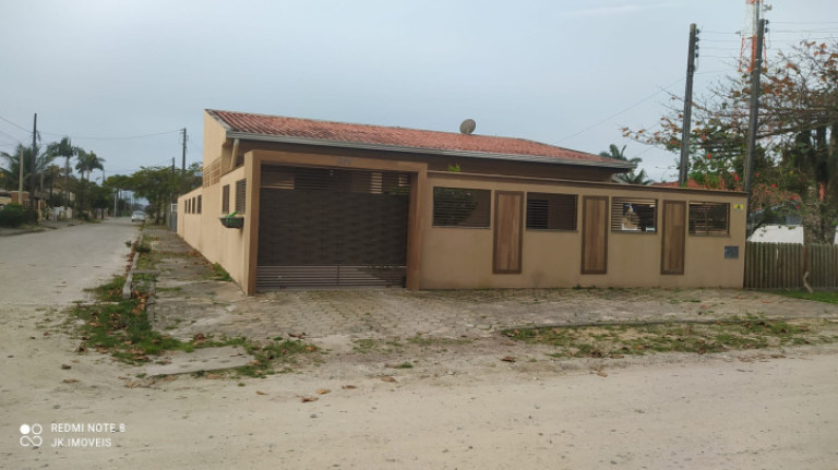 Casa com 4 Quartos à Venda, 200 m² em Balneário Brasília - Itapoá