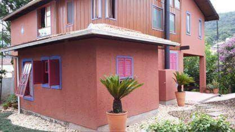Imagem Casa com 4 Quartos à Venda, em Lagoa Da Conceição - Florianópolis Imagem Casa com 4 Quartos à Venda, em Lagoa Da Conceição - Florianópolis
