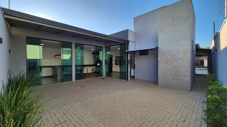 Imagem Casa com 3 Quartos à Venda, 300 m² em Jardim Tarobá - Foz Do Iguaçu