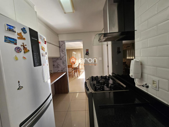 Imagem Apartamento com 3 Quartos à Venda, 130 m²