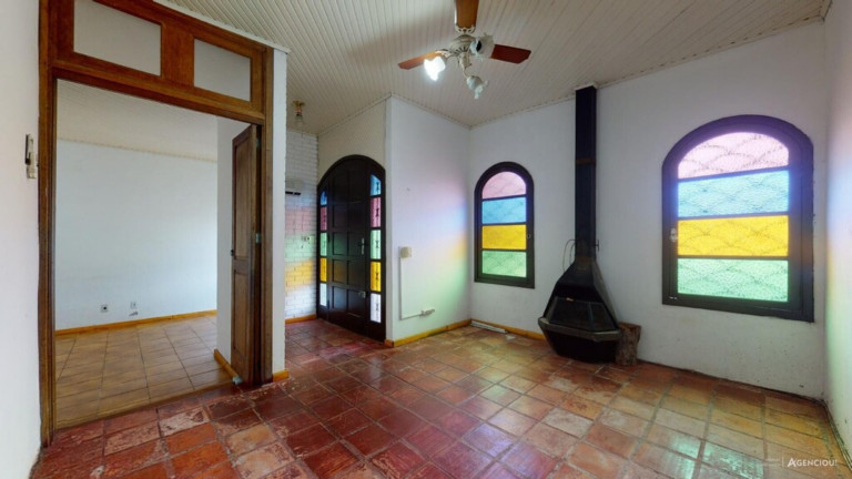 Imagem Imóvel com 4 Quartos à Venda, em Guarujá - Porto Alegre Imagem Imóvel com 4 Quartos à Venda, em Guarujá - Porto Alegre
