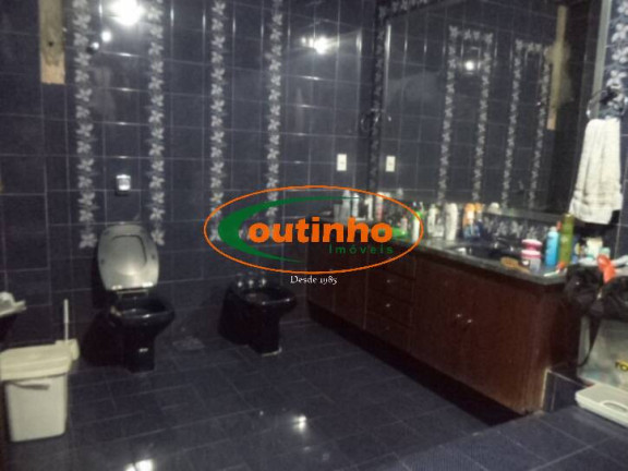 Imagem Casa com 5 Quartos à Venda, 520 m² em Grajaú - Rio De Janeiro Imagem Casa com 5 Quartos à Venda, 520 m² em Grajaú - Rio De Janeiro